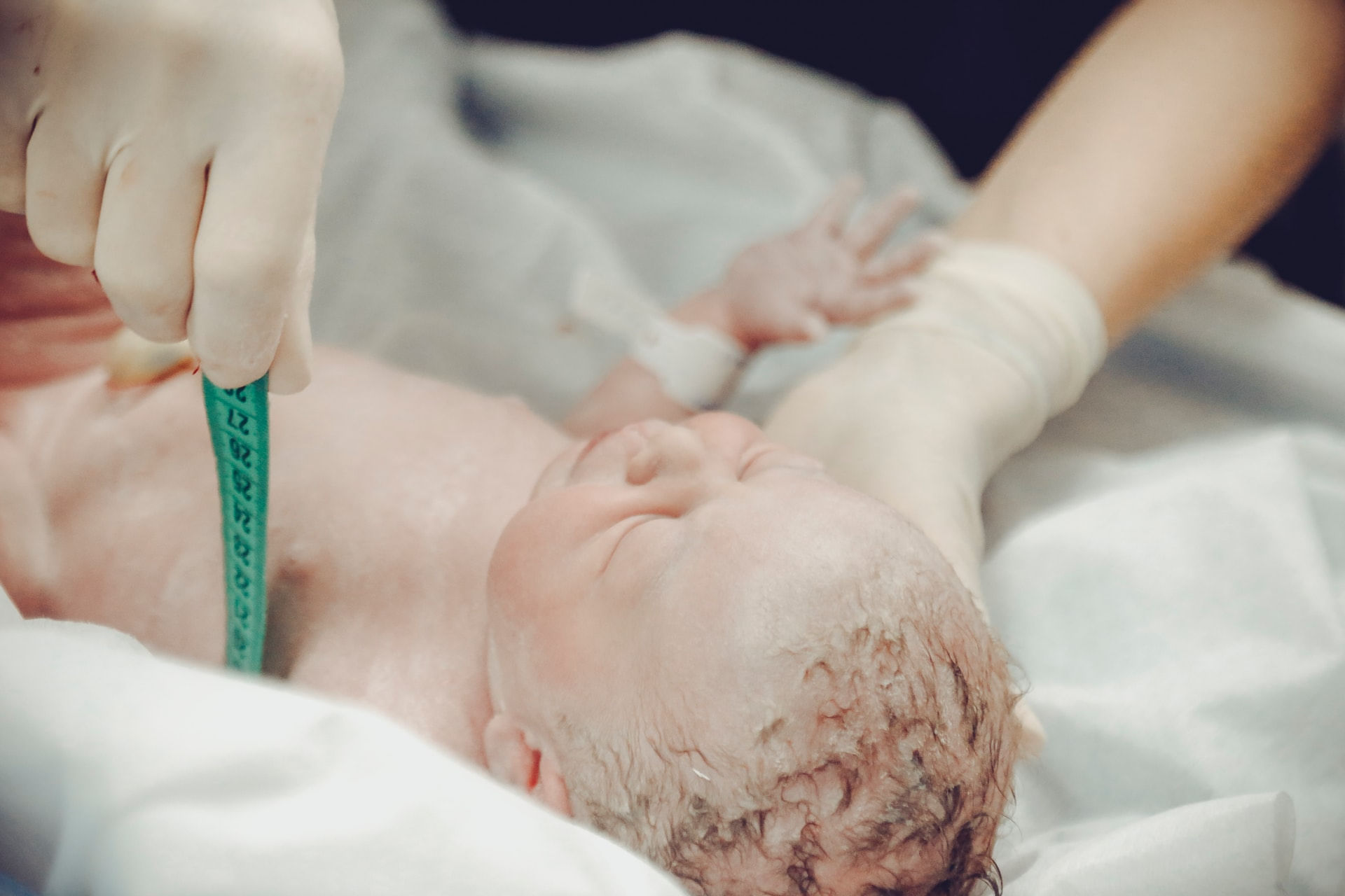 Exames-e-Cuidados-de-Enfermagem-com-Recem-Nascidos