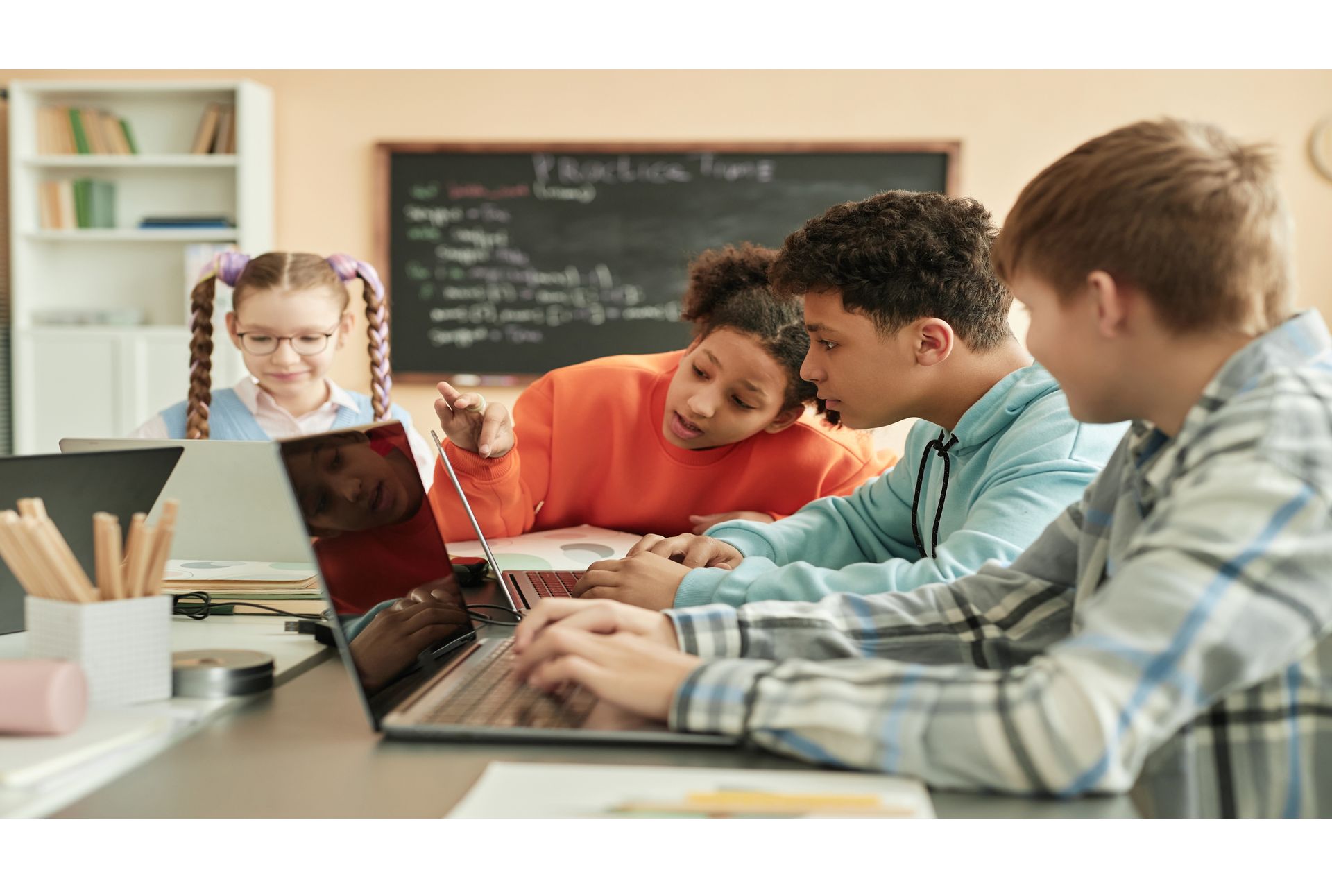 Educação Digital: Sala de Aula Invertida com TDICs
