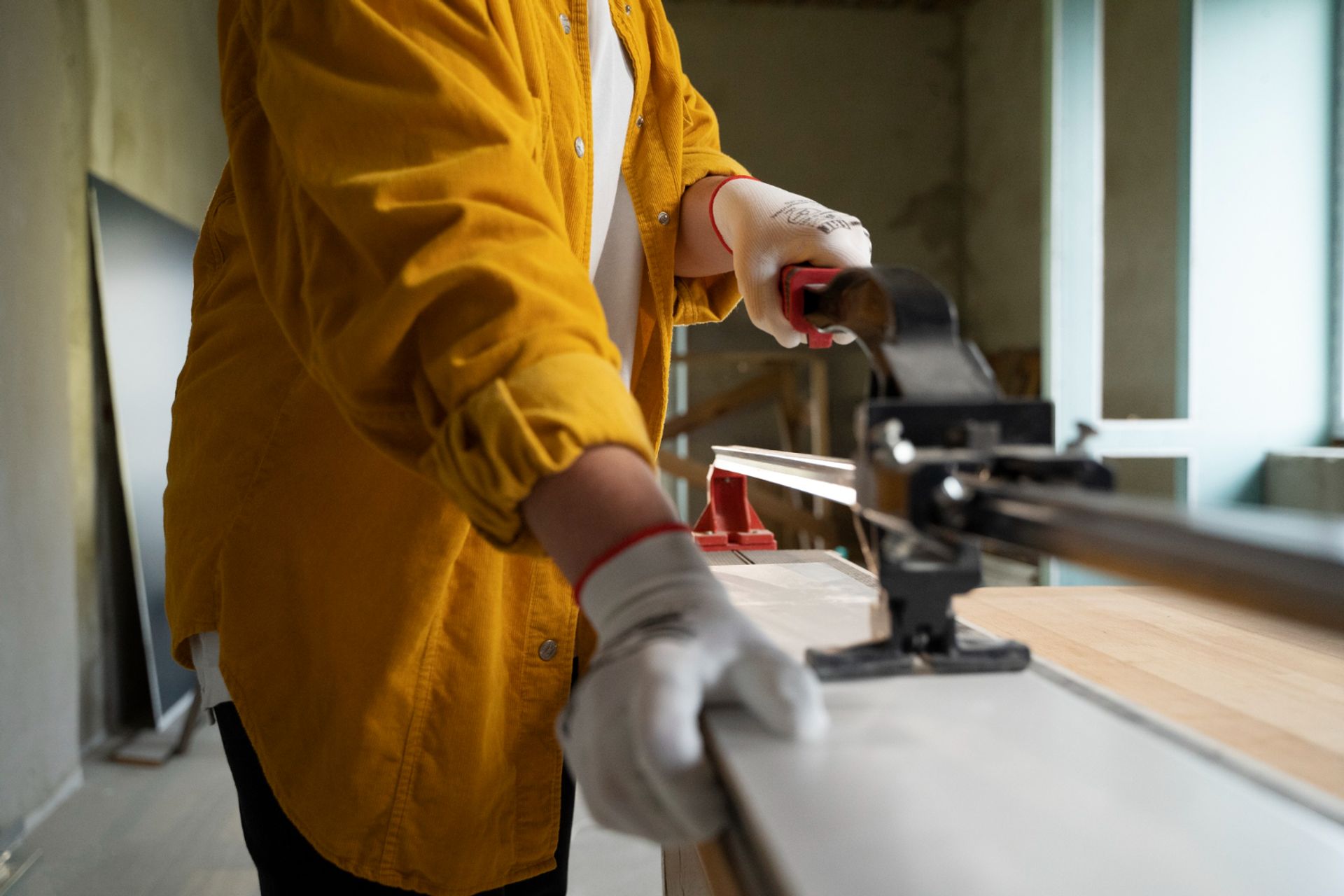 Acabamento de Materiais em Bancada e Fresamento