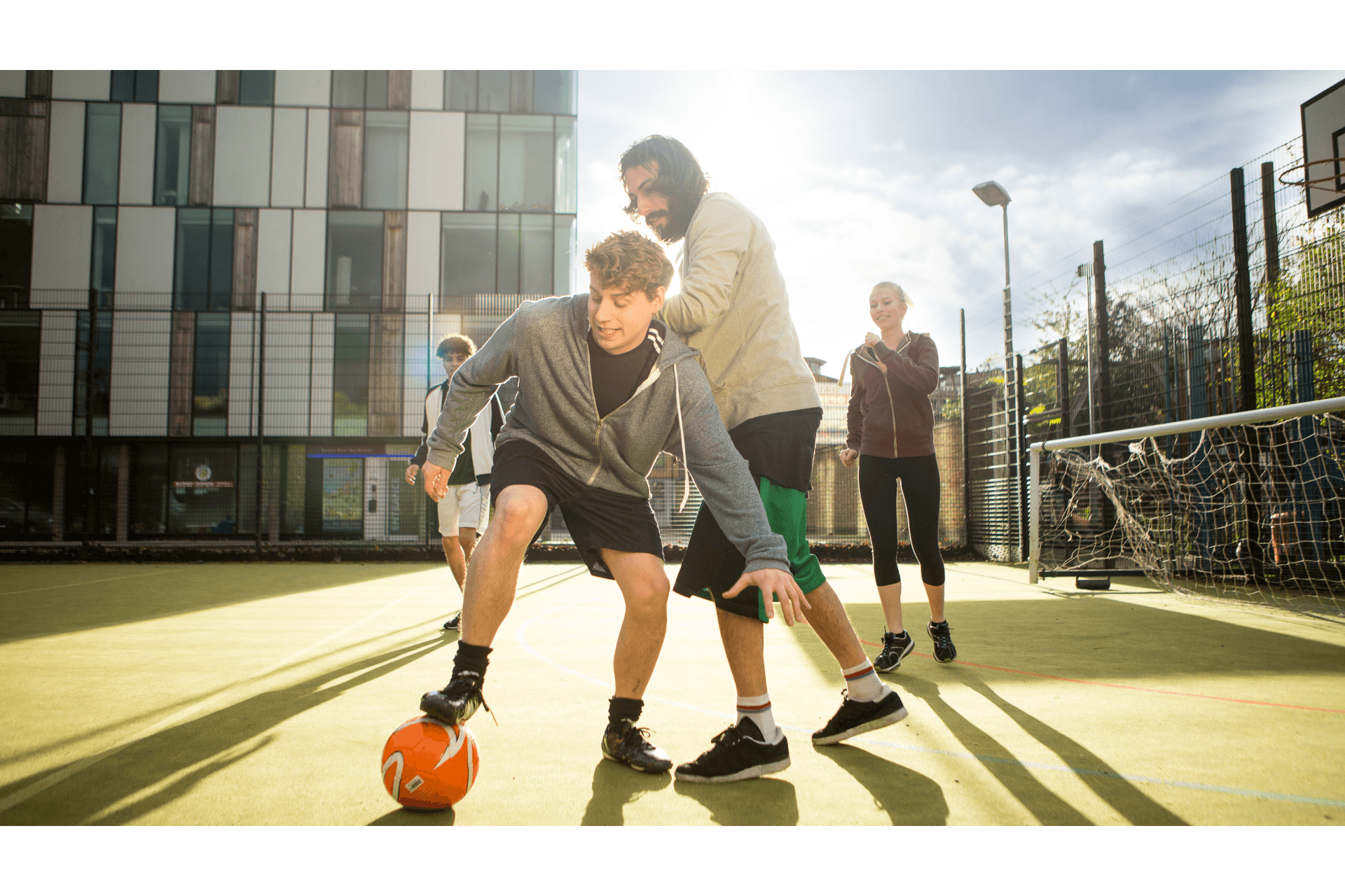 Futebol e Futsal como Fenômeno Social e Adaptação